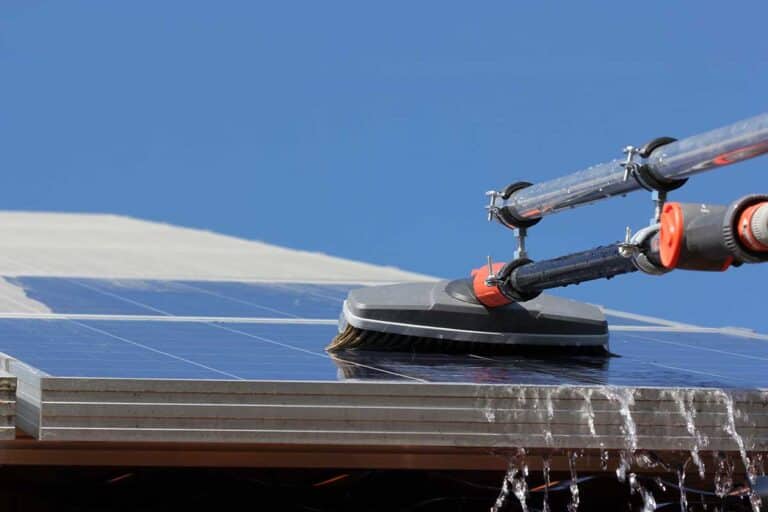 Solar-Panel-Cleaning